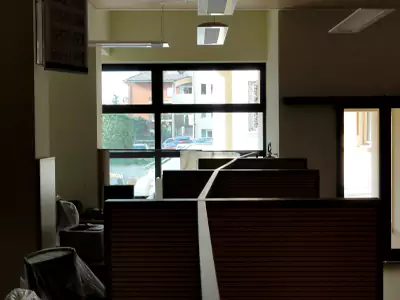 Realizzazione ufficio per azienda, b2b, arredo ufficio, arredo interni in legno, business to business, offerte collaborative tra aziende