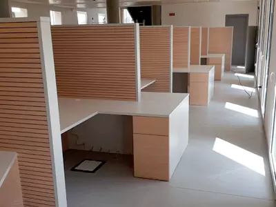 b2b, arredamento interni uffici, terziario per aziende, b2b, collaborazione lavorativa tra aziende, arredo contract ufficio, arredamento interno in legno