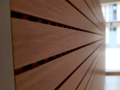 Dettaglio muro ufficio, arredamento ufficio in legno realizzato su misura, falegnameria mantova, arredo d'interni su misura ,b2b, business to business